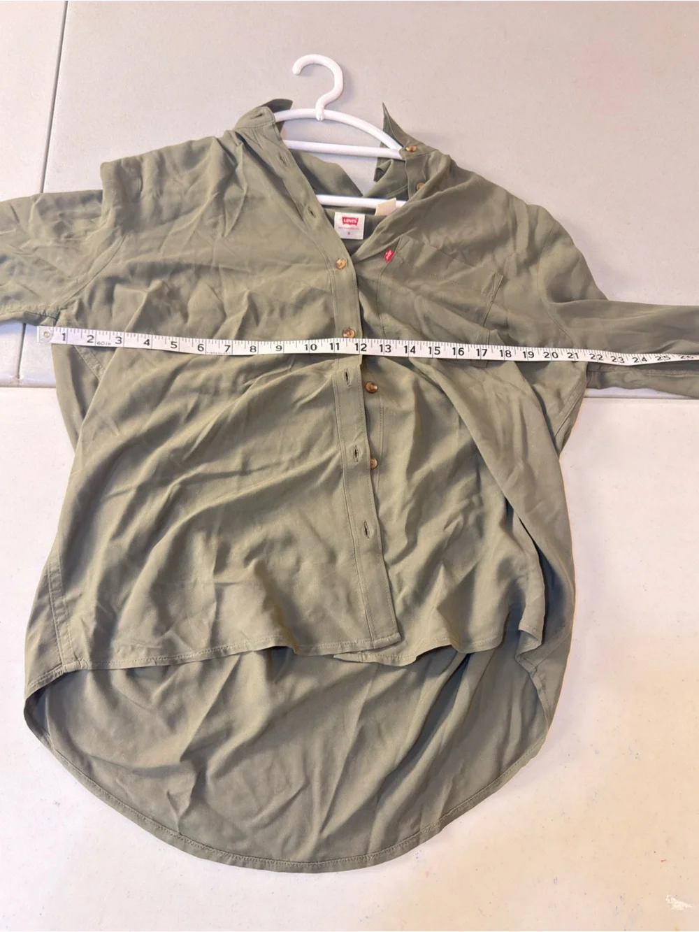 Levi's Women's Olive Green Button-Up Shirt M